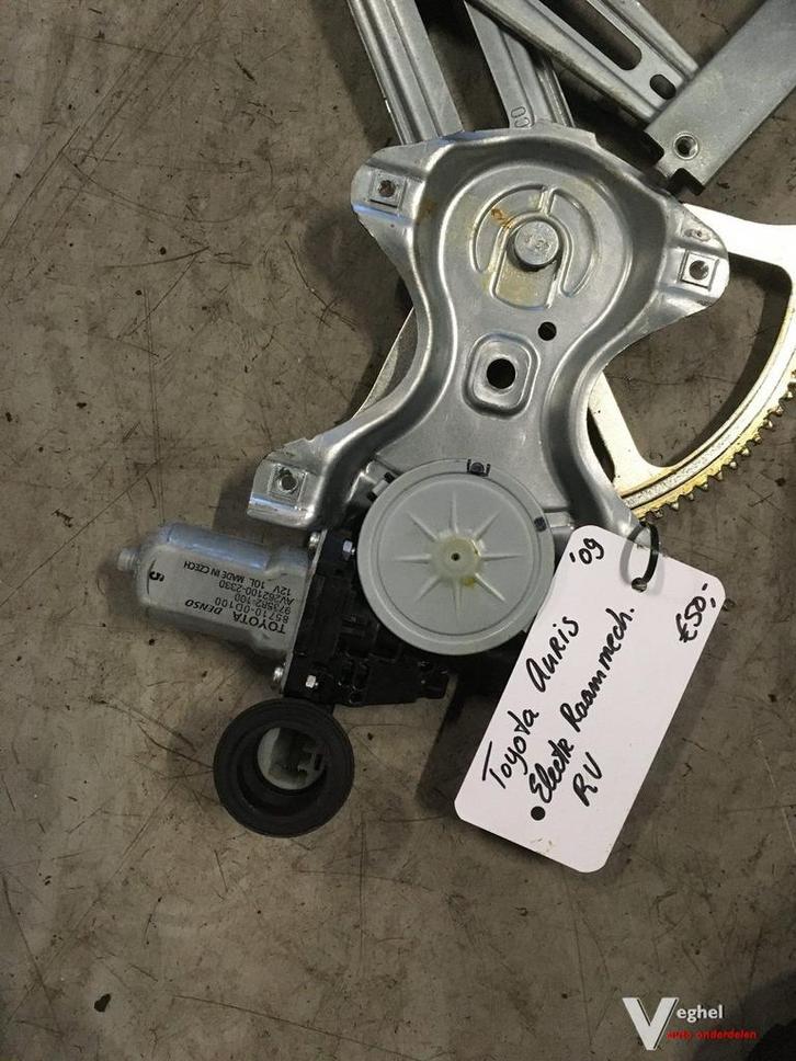 Toyota Auris Electrisch raammechanisme Rechtsvoor '09, Auto-onderdelen, Ruiten en Toebehoren, Gebruikt, Ophalen of Verzenden