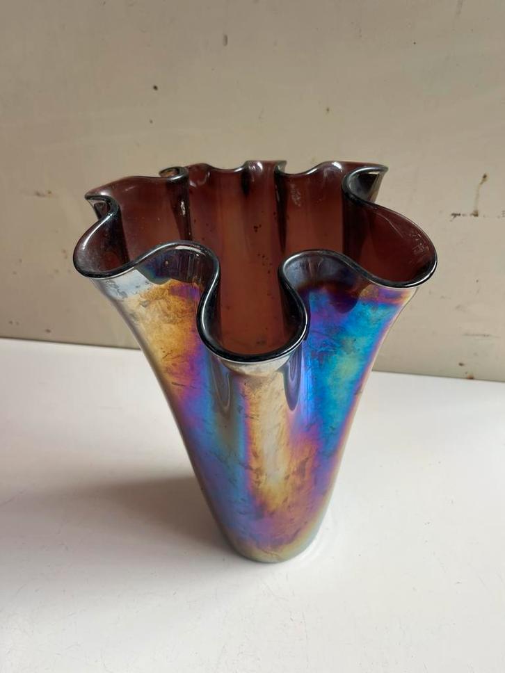 Handgeblazen oude vaas in zakdoekvorm, Antiek en Kunst, Antiek | Vazen, Ophalen of Verzenden