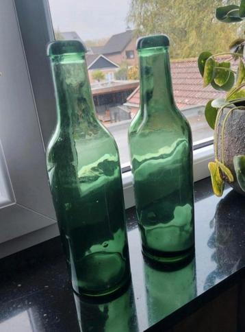 Decoratieve glazen flessen beschikbaar voor biedingen