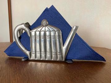 Servethouder in vorm van theepot, zilverkleurig beschikbaar voor biedingen