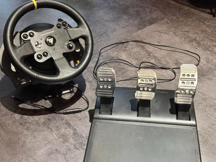 Thrustmaster TX Leather Edition Force Feedback Stuur/pedals, Spelcomputers en Games, Spelcomputers | Overige, Zo goed als nieuw