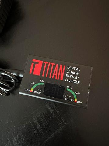 Titan digital LIPO / LI-ION lader als nieuw beschikbaar voor biedingen