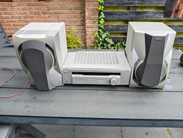 Sony versterker met radio inclusief boxen! beschikbaar voor biedingen