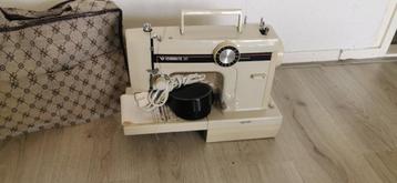 Naaimachine VENDOMATIC 147 werkt goed beschikbaar voor biedingen