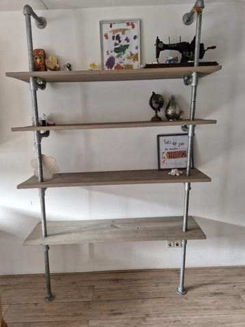 Wandmeubel met 4 planken van steigerhout met steigerbuis  beschikbaar voor biedingen