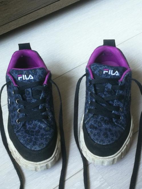 Stoere Sneakers FILA. Cheeta print, Goede zolen. Maat 33, Kinderen en Baby's, Kinderkleding | Schoenen en Sokken, Zo goed als nieuw