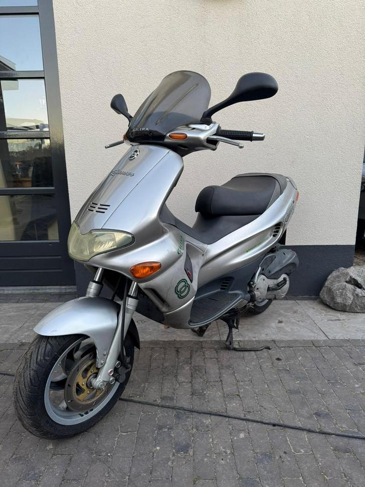 ⭐️Gilera runner 125cc sebac A1 Nederlands kenteken!⭐️, Fietsen en Brommers, Scooters | Piaggio, Zo goed als nieuw, Overige modellen