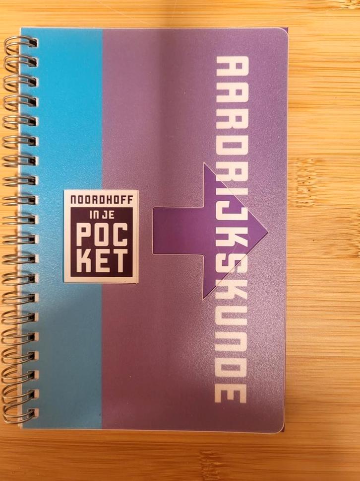 Noordhoff: Aardrijkskunde in je pocket - als nieuw, Boeken, Schoolboeken, Zo goed als nieuw, Aardrijkskunde, Overige niveaus, Ophalen of Verzenden