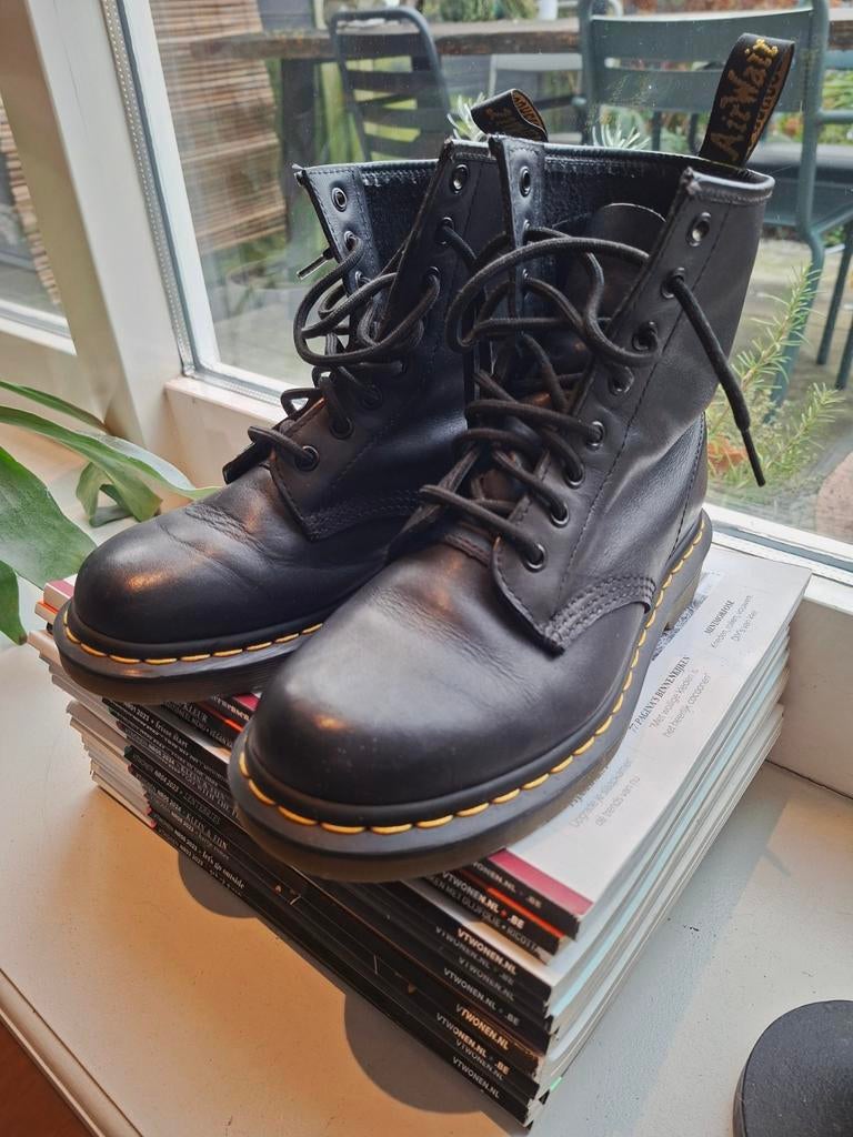 Dr. Martens - Zo goed als nieuw!, Kleding | Dames, Schoenen, Zwart, Lage of Enkellaarzen, Ophalen of Verzenden, Dr. Martens