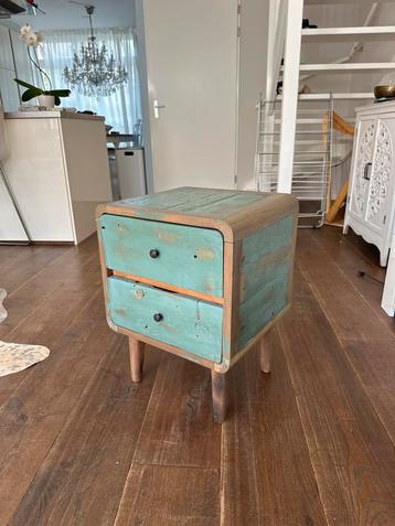 Vintage Houten bijzettafel/nachtkastje beschikbaar voor biedingen