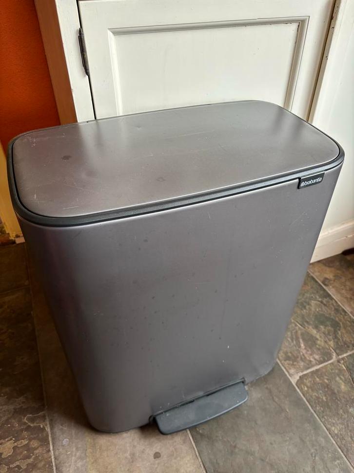 Brabantia pedaalemmer 2x30L, Huis en Inrichting, Woonaccessoires | Prullenbakken, Zo goed als nieuw, Kunststof, 50 tot 75 cm, 20 tot 30 liter