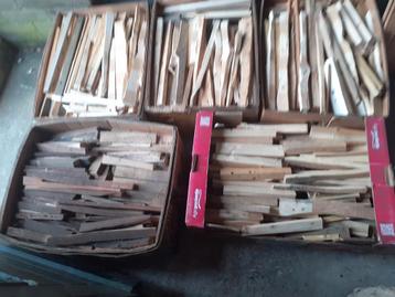 Aanmaakhout   5   bananendozen beschikbaar voor biedingen