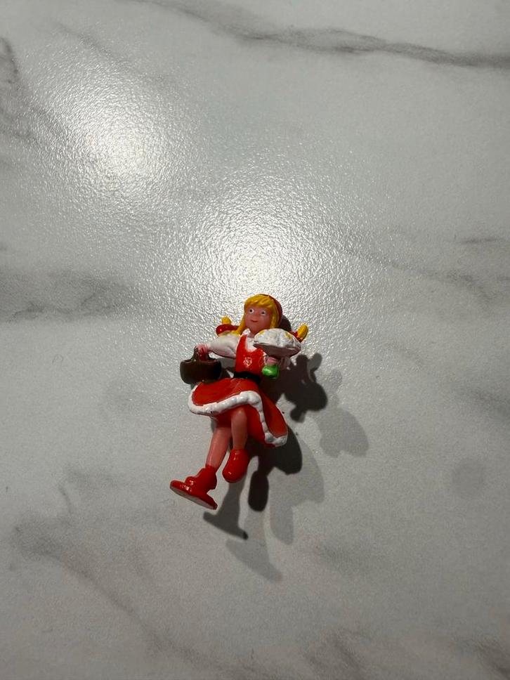 Efteling Roodkapje Poppetje uit Ei, Verzamelen, Efteling, Zo goed als nieuw, Beeldje of Poppetje, Ophalen of Verzenden