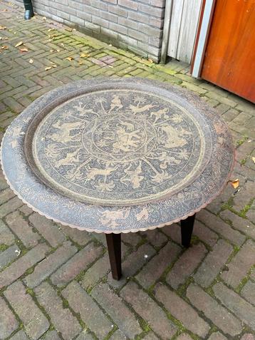 Oosters tafeltje, 46 cm hoog beschikbaar voor biedingen