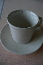 Kop en schotel Banquet, Huis en Inrichting, Keuken | Servies, Ophalen of Verzenden, Gebruikt, Aardewerk, Kop(pen) en/of Schotel(s)