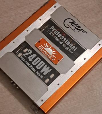 Mega Kick Sunset Versterker 2400W beschikbaar voor biedingen