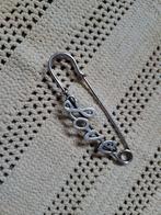 Vintage Zilverkleurige Broche - 'Love' Speld, Sieraden, Tassen en Uiterlijk, Broches, 4 tot 7 cm, Nieuw, Ophalen of Verzenden
