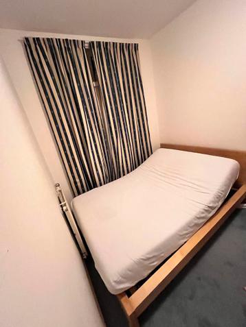 IKEA houten bed 140x200 met matras & verstelbare lattenbodem - afbeelding 2