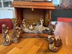 Mooie kerststal met handgemaakte figuren, Antiek en Kunst, Antiek | Religie, Ophalen of Verzenden
