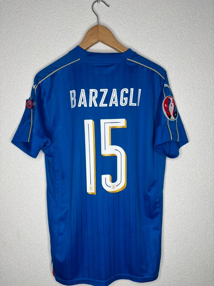 Italië Thuis 2016 Barzagli, Sport en Fitness, Voetbal, Zo goed als nieuw, Shirt, Maat L, Ophalen of Verzenden