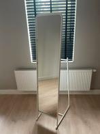 Ikea KNAPPER staande spiegel - Zo goed als nieuw!, Huis en Inrichting, Woonaccessoires | Spiegels, Ophalen, Zo goed als nieuw