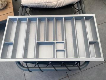Besteklade maat 92x47.3 beschikbaar voor biedingen