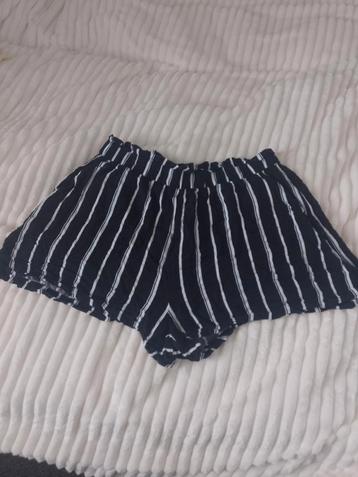 Dames korte broek strepen beschikbaar voor biedingen