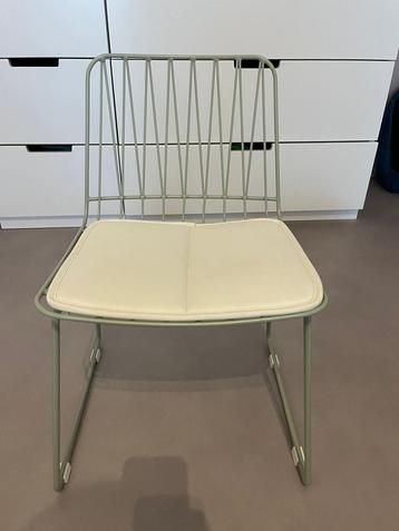 Stoel beschikbaar voor biedingen