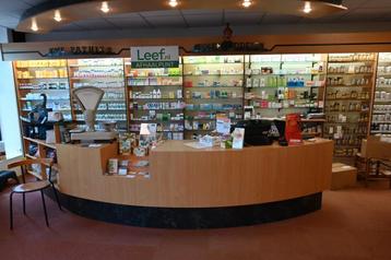 Grote rondlopende toonbank  beschikbaar voor biedingen