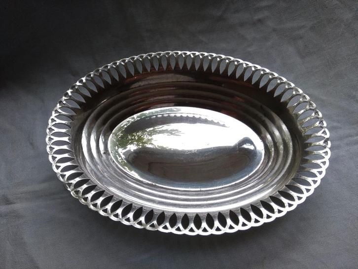 verzilverde BROODMAND 30x 23 cm, van St.Medard, Frankrijk, Antiek en Kunst, Antiek | Servies los, Ophalen of Verzenden