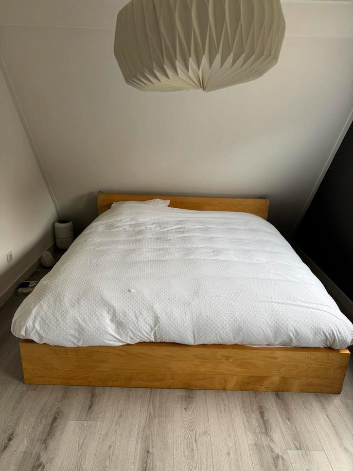 IKEA Malm tweepersoonsbed met elektrische lattenbodems, Huis en Inrichting, Slaapkamer | Bedden, Gebruikt, Tweepersoons, 180 cm