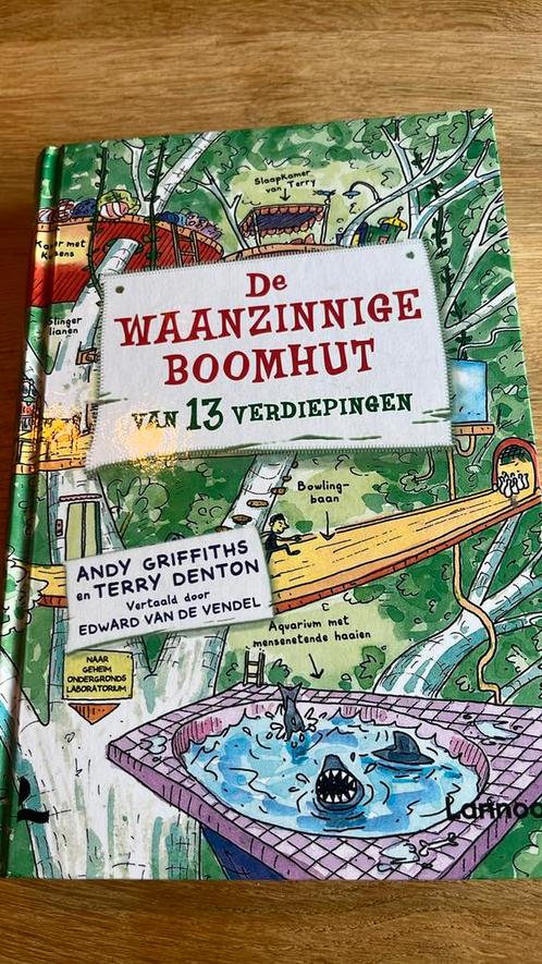 Terry Denton - De waanzinnige boomhut van 13 verdiepingen, Boeken, Kinderboeken | Jeugd | onder 10 jaar, Zo goed als nieuw, Ophalen of Verzenden
