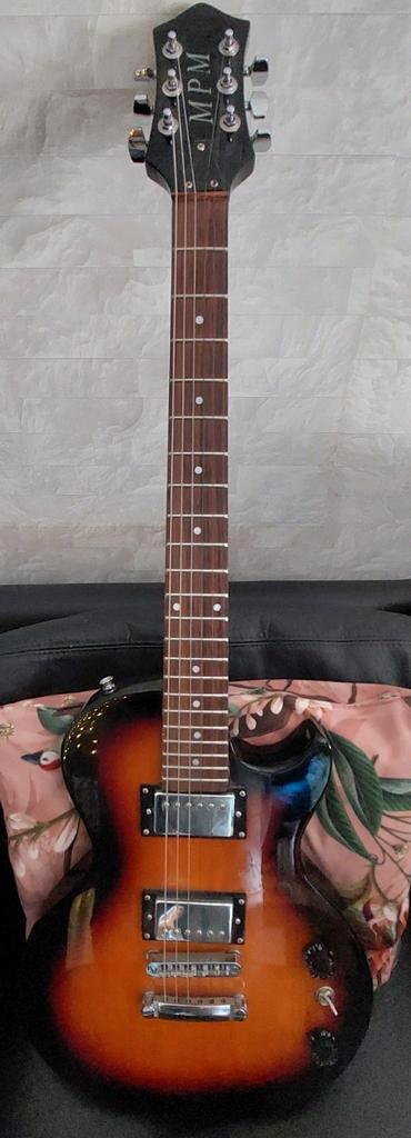 Elec. Gitaar Ruilen met Bas gitaar, Muziek en Instrumenten, Snaarinstrumenten | Gitaren | Elektrisch, Zo goed als nieuw, Solid body