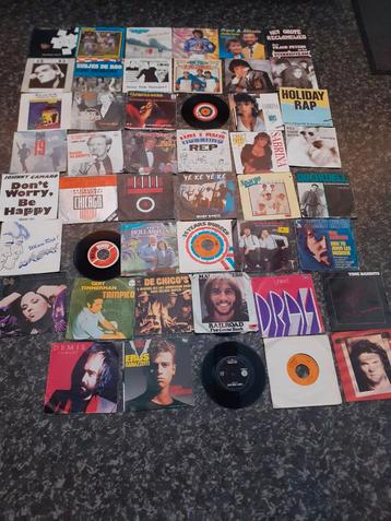 Singles vinyl .In goede staat.Vanaf 0,50.zie onderste lijst
 beschikbaar voor biedingen