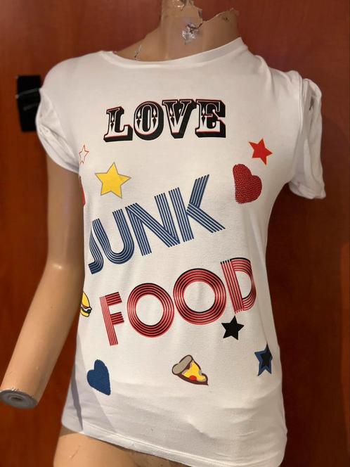 NIKKIE shirt maat 34  origineel ZGAN, Kleding | Dames, T-shirts, Zo goed als nieuw, Maat 34 (XS) of kleiner, Wit, Korte mouw, Ophalen of Verzenden