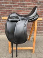 Santa Cruz Platinum 18 inch dressuurzadel, Dieren en Toebehoren, Paarden en Pony's | Zadels, Ophalen of Verzenden, Zo goed als nieuw