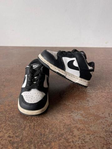 Nike panda “zwart/wit” beschikbaar voor biedingen