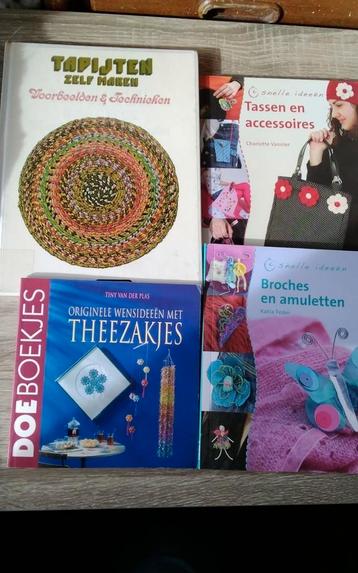 4 boekjes over verschillende hobby's  beschikbaar voor biedingen