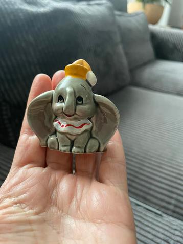 Mooi vintage Disney beeldje van Dombo / Dumbo uit Japan beschikbaar voor biedingen