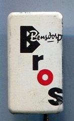 Bros chocolade blik misdruk speldje ( L_056a ), Verzenden, Zo goed als nieuw, Merk