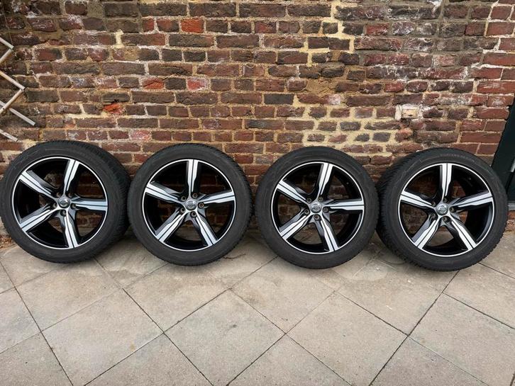18" Originele Volvo Ixion Velgen met Vredestein Winterbanden, Auto-onderdelen, Banden en Velgen, Banden en Velgen, Winterbanden