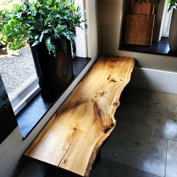 Massief houten versterbanken en wandplanken beschikbaar voor biedingen