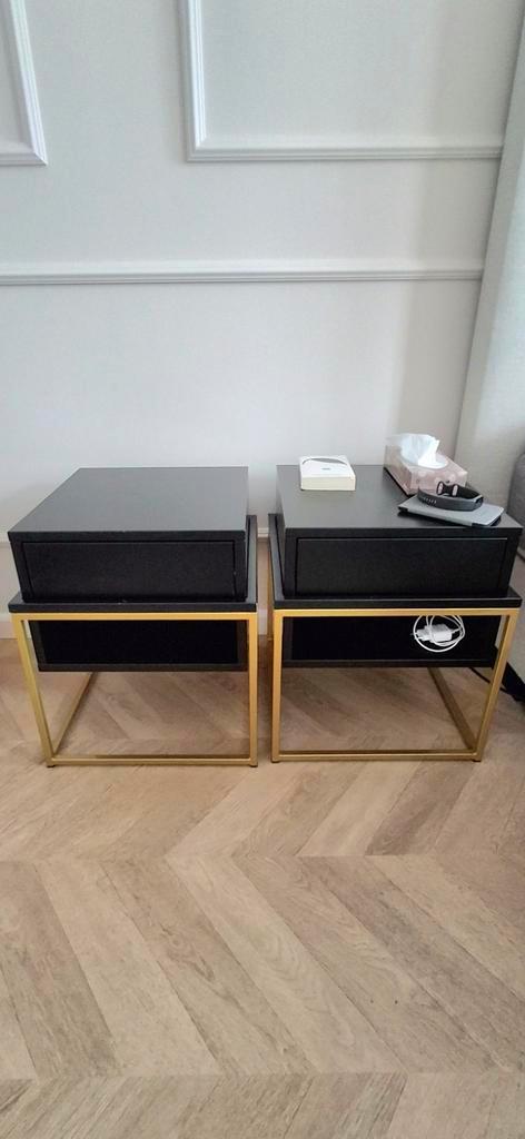 Nachtkastjes 2 stuks, Huis en Inrichting, Slaapkamer | Nachtkastjes, Gebruikt, Minder dan 55 cm, Minder dan 45 cm, Overige materialen
