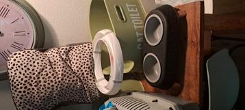 2 als nieuwe kattenbakken enz beschikbaar voor biedingen