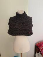 Dames sjaal/poncho voor 10 euro, Ophalen of Verzenden, Zo goed als nieuw, Maat 46/48 (XL) of groter, Sjaal