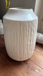 vaas wit groot, Huis en Inrichting, Woonaccessoires | Droogbloemen, Ophalen of Verzenden, Zo goed als nieuw