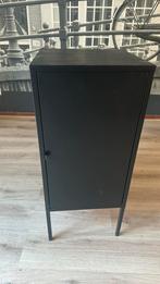 Zwart gespoten lockerkastje, Ophalen, Gebruikt