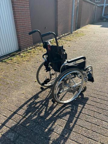 Rolstoel voor onderdelen of opknap beschikbaar voor biedingen