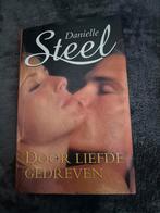 Door Liefde Gedreven - Danielle Steel, Ophalen of Verzenden, Gelezen, Danielle Steel, Nederland