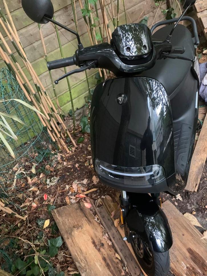SEGWAY E110S+gratisna500kmbeurt+reservesleutels+boekjes, Fietsen en Brommers, Scooters | Piaggio, Nieuw, Overige modellen, Maximaal 45 km/u